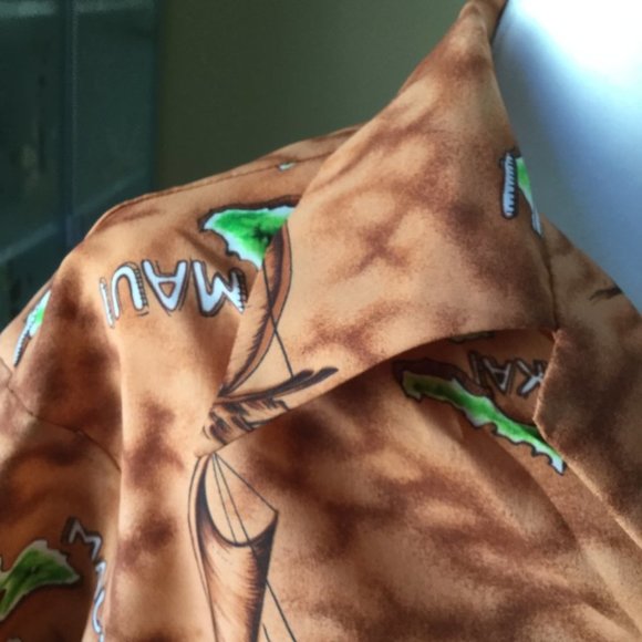 Men's Hawaiian Shirt - Picture 4 of 6